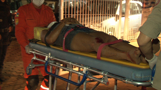 Mulher atropelada por caminhão quando fugia de ladrões