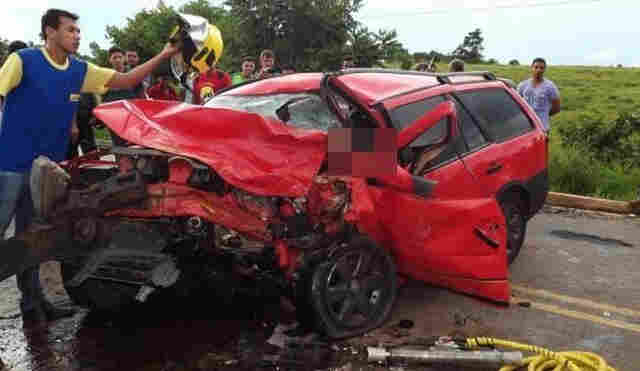 Grave acidente de trânsito deixa quatro pessoas feridas e uma vítima fatal