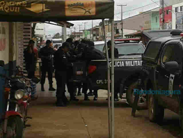 SUSPEITA DE BOMBA FAZ POLÍCIA ISOLAR MERCADO EM PORTO VELHO
