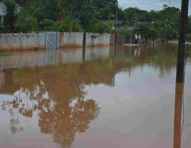 Rio Anta transborda e prefeito de Rolim de Moura decreta estado de emergência