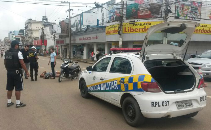 Acidente deixa motociclista ferida