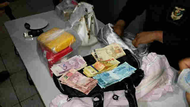 Casal preso com droga na Zona Leste