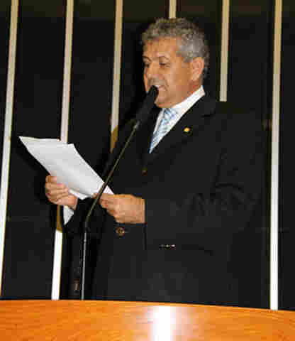 Carlos Magno defende aprovação de projetos sobre telefonia