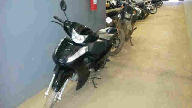 Dupla é presa após roubo de moto