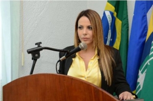 Pimenta Bueno está abandonada pelo prefeito, diz vereadora