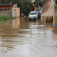 NÍVEL DO MADEIRA ATINGE 18,58 METROS; CHEIA AVANÇA PELA CAMPOS SALES E FECHA A TENREIRO ARANHA