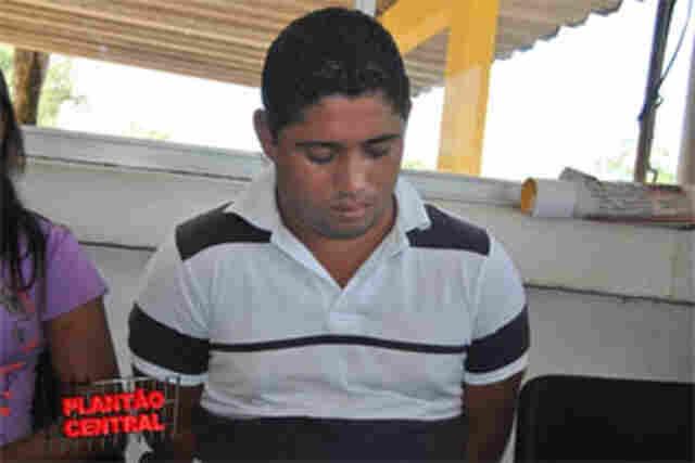 Foragido do Acre passa a mais de 100 km/h com carro furtado no Posto da PRF e acaba preso