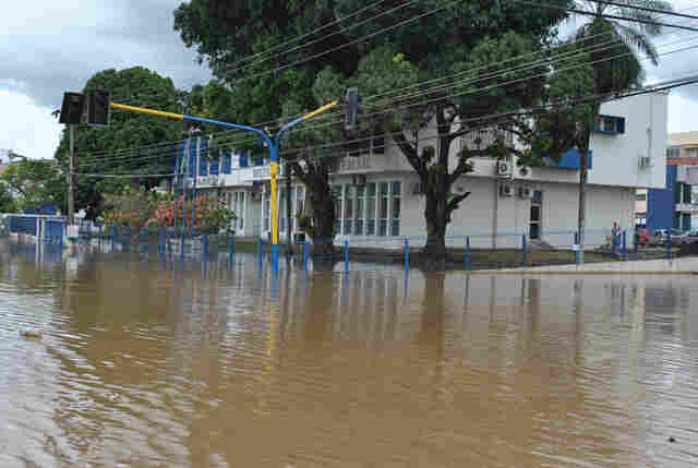 Enchentes interditam Delegacia da Receita Federal em Porto Velho