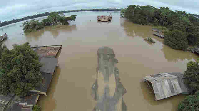 TRÁFEGO AO ACRE SEGUE SUSPENSO; PASSAGEM PELA BR-319 É LIBERADA