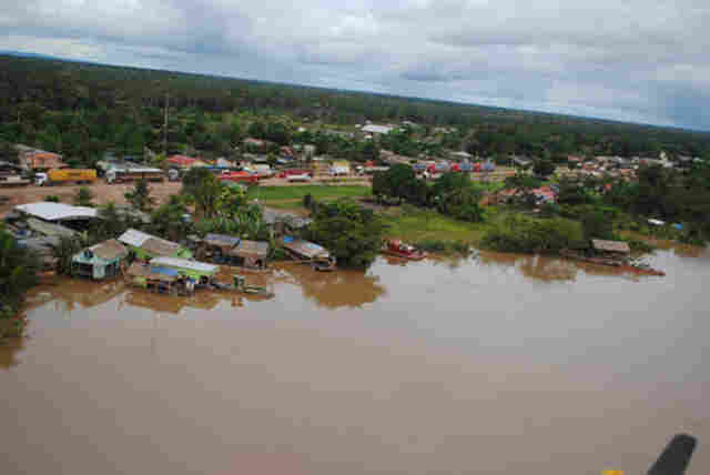 ACRE ISOLADO: BALSA DO ABUNÃ VOLTOU A OPERAR E TRAVESSIA DEMORA TRÊS HORAS