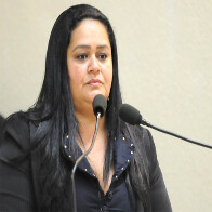 ACUSADA DE NEGOCIAR O MANDATO, ANA DA 8 É AFASTADA DA ASSEMBLEIA POR SEIS MESES