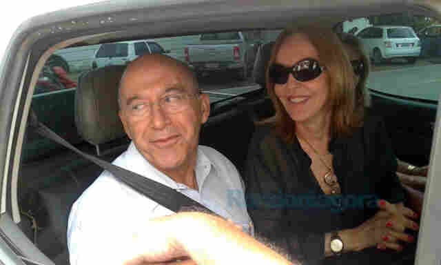 Bem humorado, Confúcio faz mistério sobre reeleição