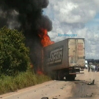 GRAVE ACIDENTE MATA UM E FERE VÁRIAS PESSOAS NA BR-364 SENTIDO ACRE