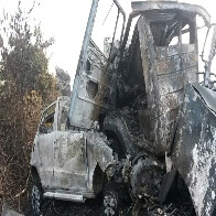 MOTORISTA E PASSAGEIRO DE CAMINHÃO PULARAM ANTES DE VEÍCULO PEGAR FOGO NA BR