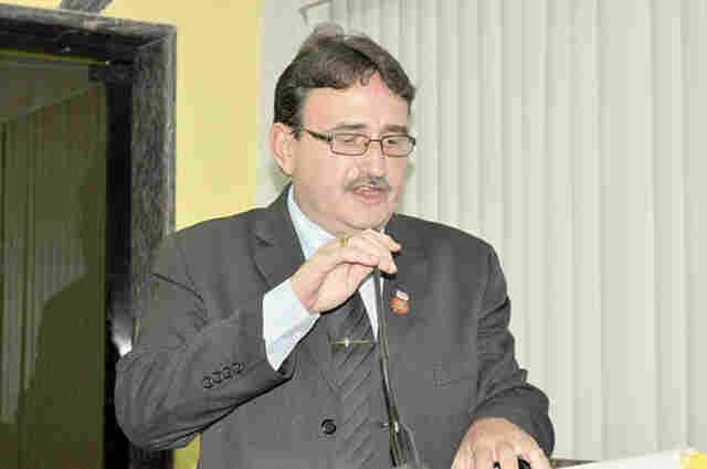 Comissão Especial percebe irregularidades