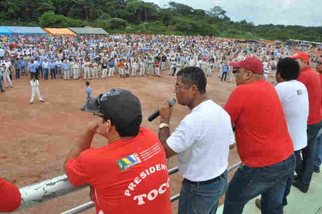 Trabalhadores de Santo Antônio retornam ao trabalho