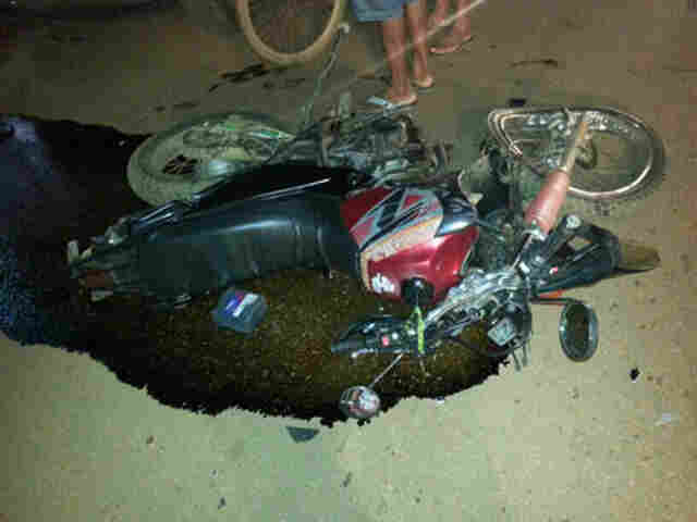 Motociclista morre ao colidir moto em camionete
