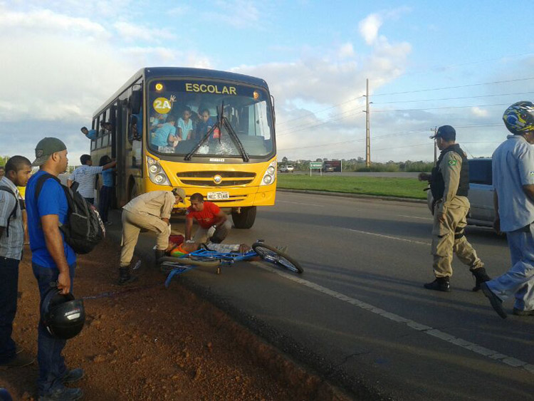 Ônibus escolar mata homem de 71 anos em Porto Velho