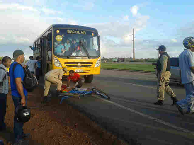 Ônibus escolar mata homem de 71 anos em Porto Velho