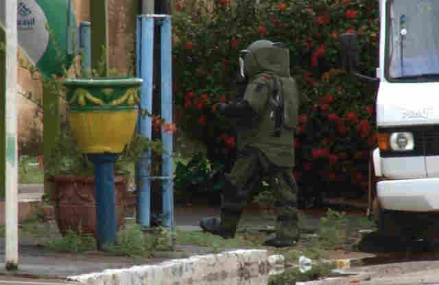 VÍDEO: QUASE 50 POLICIAIS MOBILIZADOS NA AÇÃO QUE DESARMOU ARTEFATO EXPLOSIVO NA CAPITAL