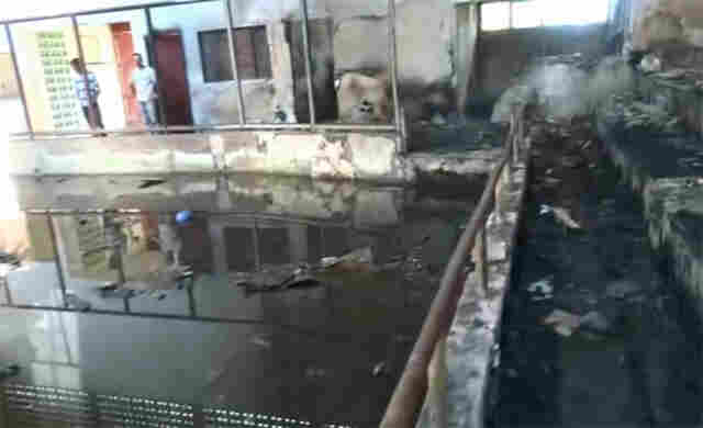 Prefeito garantiu reforma, mas quadra do Colégio Padrão continua destruída