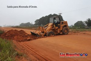 Bloqueio da BR-429 isola São Miguel e outros municípios