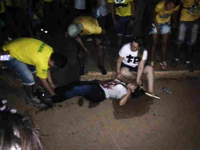 Jovem gravemente ferida ao cair em boca de lobo