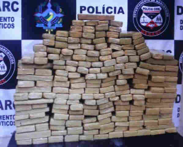 TRAFICANTES SÃO PRESOS COM 150 QUILOS DE MACONHA