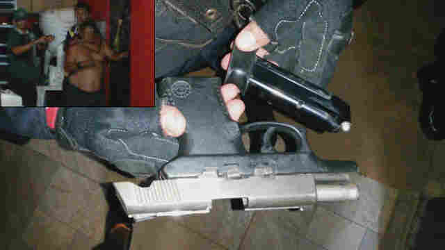 DUPLA É PRESA APÓS TENTATIVA DE ASSALTO COM REFÉNS; Vídeo