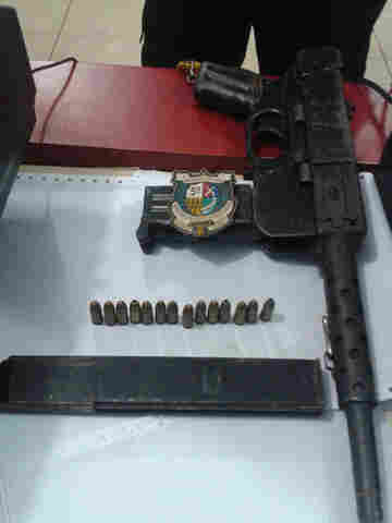Dupla é presa e Polícia encontra submetralhadora