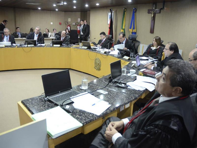 POR 5 A 1 NESTA SEGUNDA-FEIRA, TRE DA PARAÍBA LIBERA CANDIDATURA DE SENADOR EM CASO IDÊNTICO A DE EXPEDITO JÚNIOR