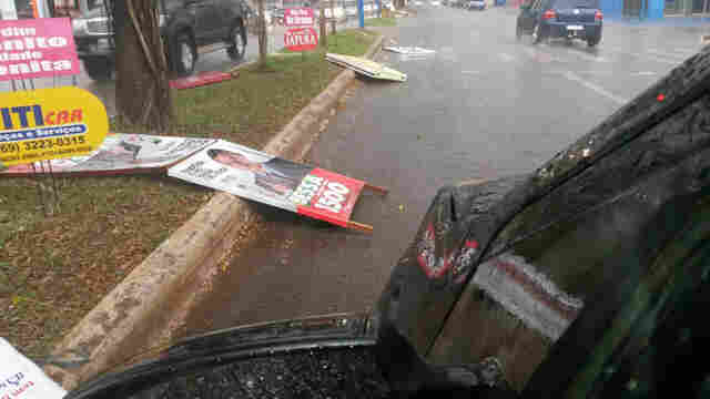 Temporal assusta e causa destruição em Porto Velho
