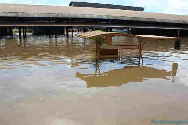 MADEIRA JÁ ESTÁ COM DOIS METROS ACIMA DO NORMAL E PREFEITURA DIZ QUE RISCO DE NOVA CHEIA É REAL