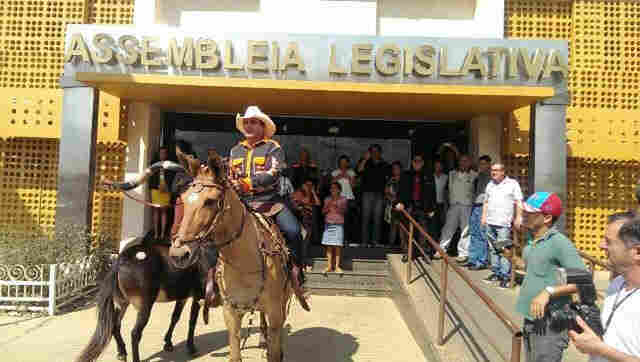 DEPUTADO ADRIANO BOIADEIRO REASSUME MANDATO NA ASSEMBLEIA