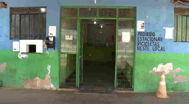 População de Candeias totalmente abandonada