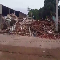 Desaba prédio que ameaçava cair na Capital; Vídeo