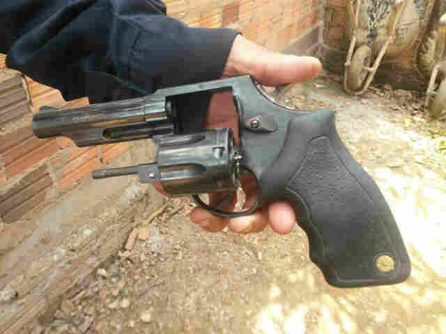 Apenado é baleado após roubo e troca de tiros com a Polícia