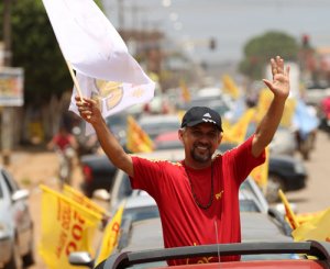 Aluízio Vidal realiza carreata na Capital