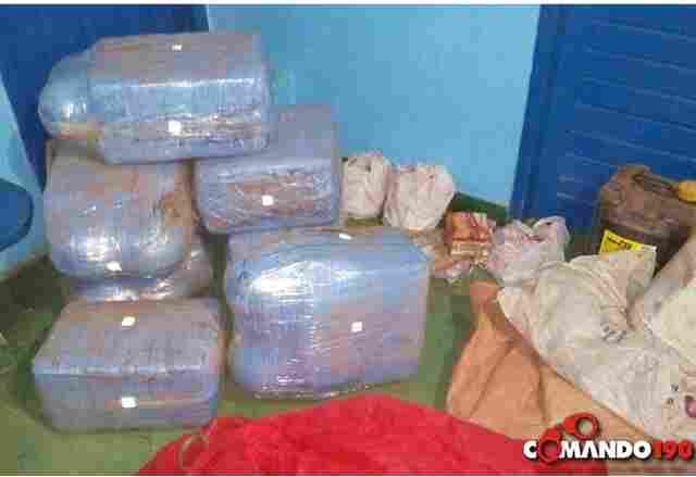 DUPLA PRESA COM MAIS DE 200 QUILOS DE PASTA BASE DE COCAÍNA