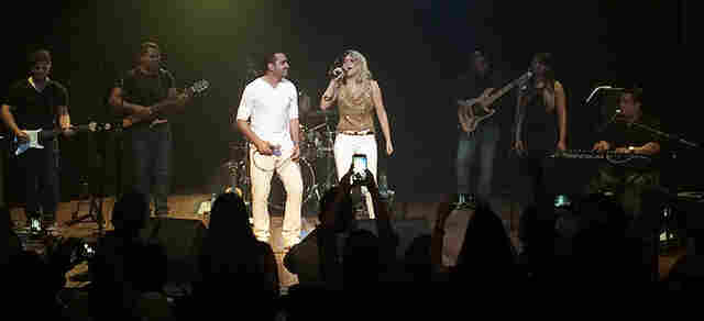 Depois de show, cantora e compositora Ellen Cristine anuncia lançamento de CD