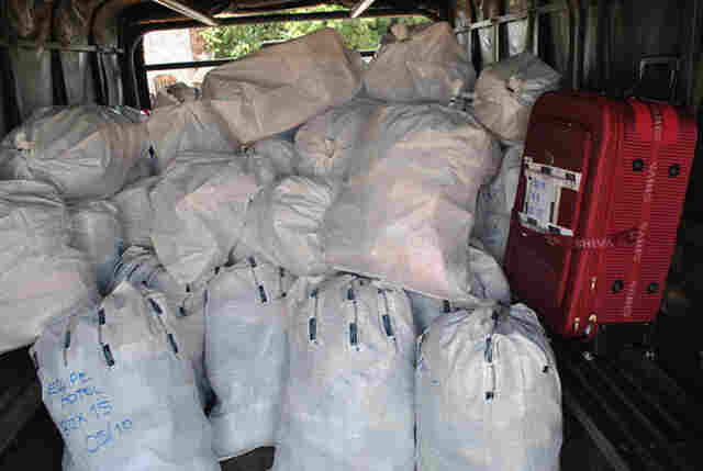 Receita Federal fiscaliza ponto comercial e apreende grande quantidade de mercadorias