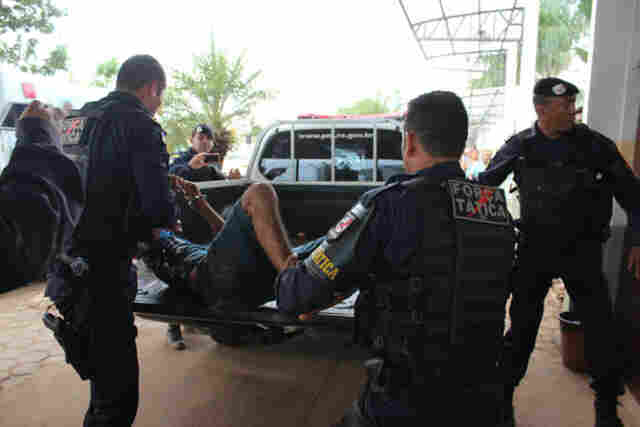 Suspeito é atingido após trocar tiros com a Polícia