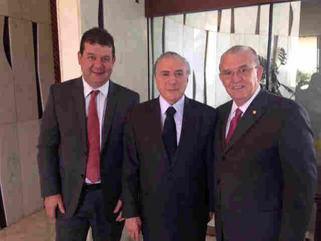 Temer recebe Moreira Mendes e secretário-geral do PSD