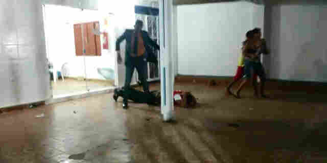 VÍDEO MOSTRA RENDIÇÃO DE ASSALTANTE EM PORTO VELHO; CRIMINOSO DIZ QUE ERA AMEAÇADO PELO TRÁFICO