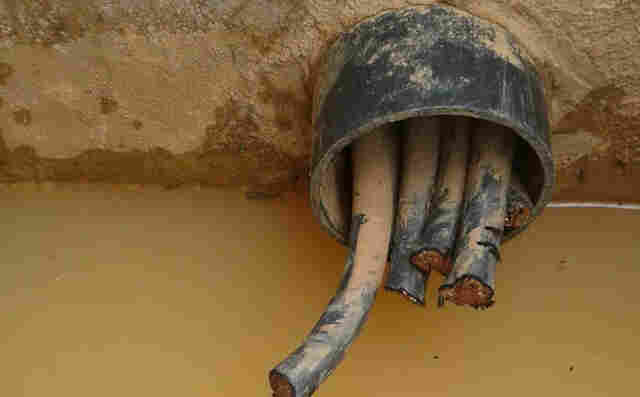 ESCOLA ARROMBADA PELA 20ª VEZ: CRIMINOSOS AGORA LEVARAM FIAÇÃO ELÉTRICA