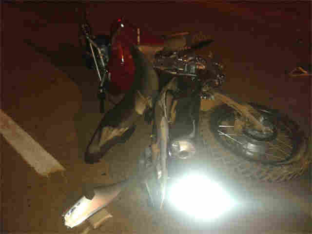 Mulher morre em acidente entre carro e moto