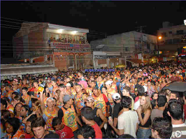 GALO DA MEIA-NOITE ADIA DESFILE EM PORTO VELHO PARA DEPOIS DO CARNAVAL