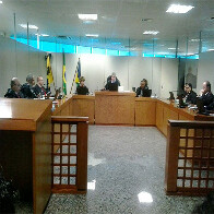 MAIS DOIS JUÍZES VOTAM, MAS JULGAMENTO DE AÇÃO CONTRA CONFÚCIO É SUSPENSO NOVAMENTE