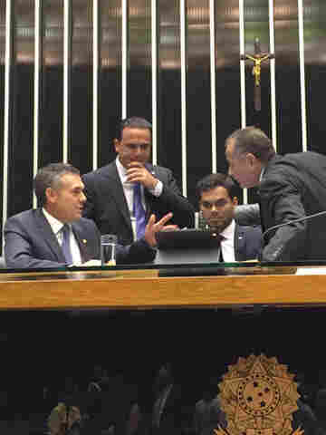 Expedito Netto preside sessão na Câmara dos Deputados