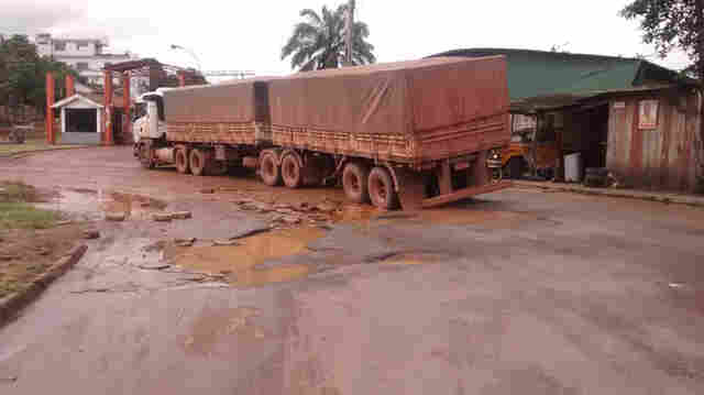 Buracos na via de acesso ao Porto compromete tráfego